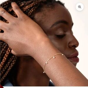 14K SOLID GOLD Tiny Hanging Pearls Bracelet